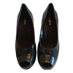 BASS & CO Heels size 6M